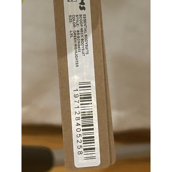 NWT Skims Essential Scoop Neck Bodysuit in Green Highlighter size L/XL - Picture 4 of 5